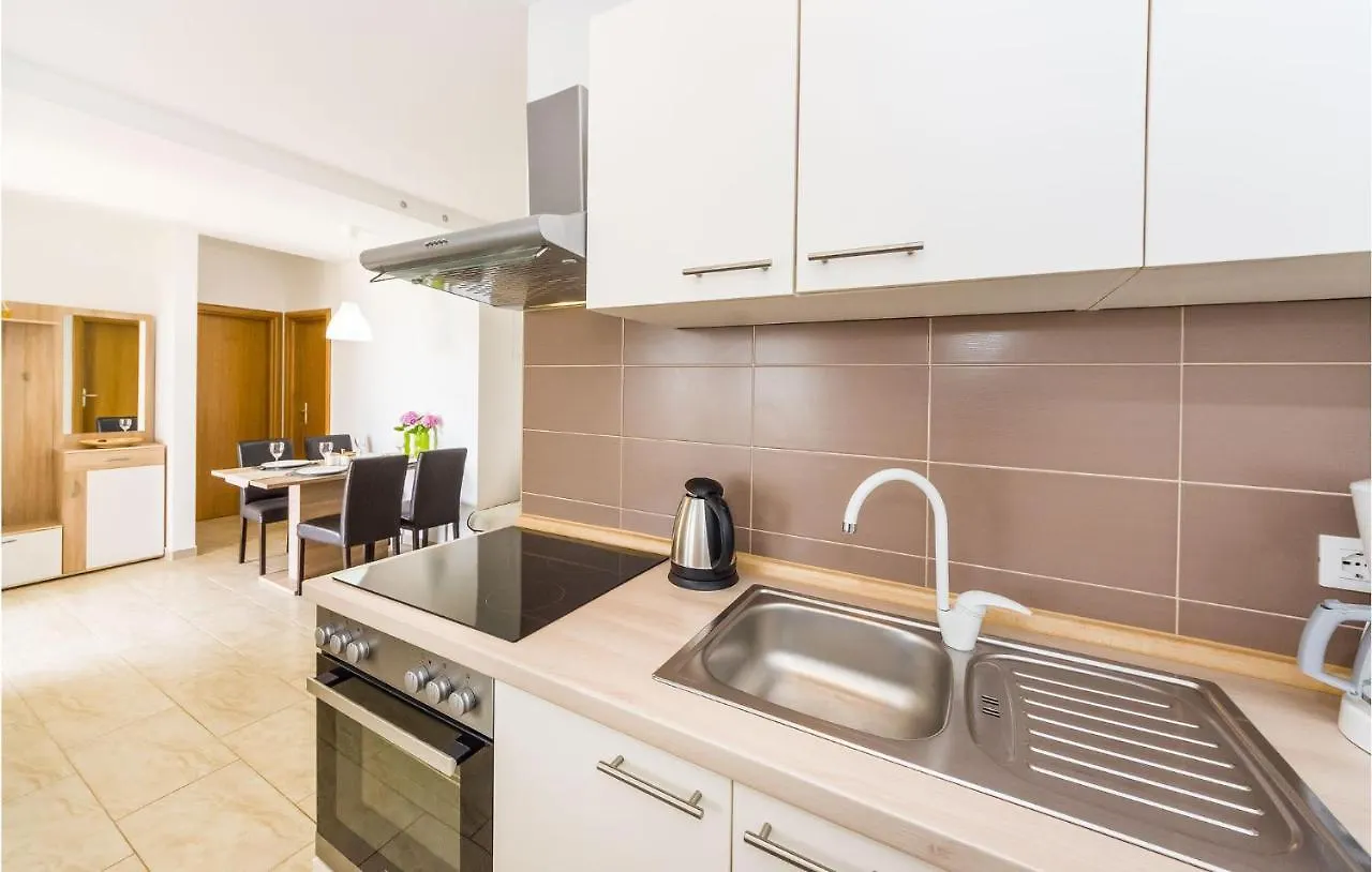 Awesome Apartment In Zdrelac With Kitchen