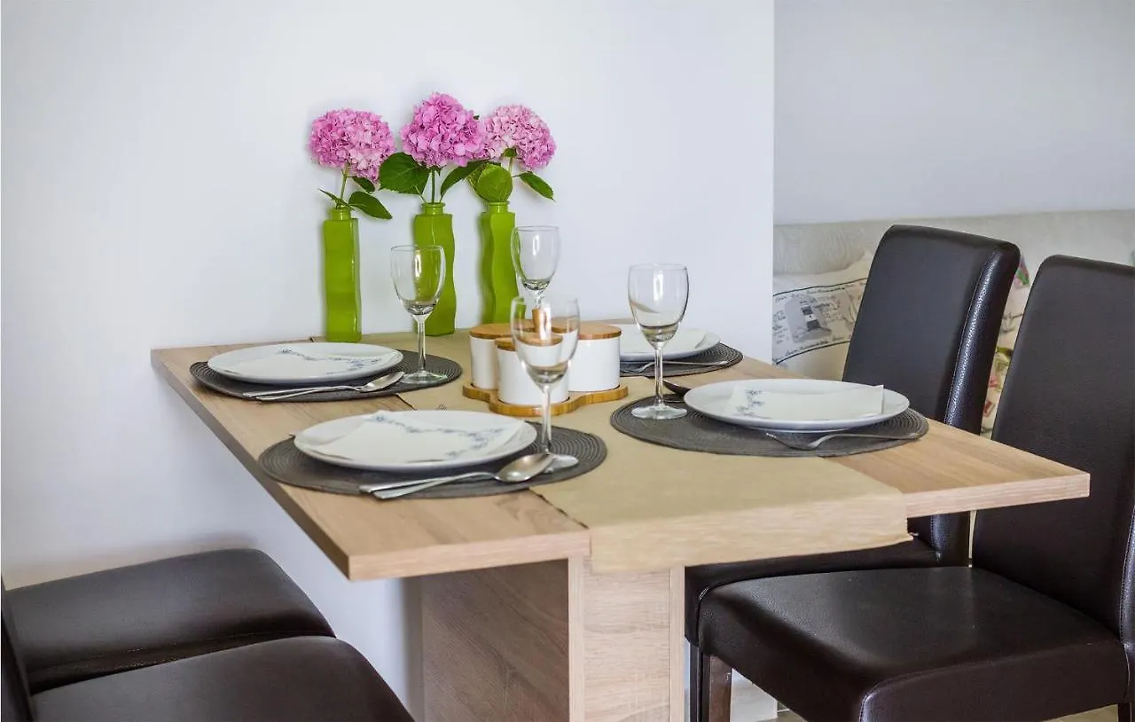 Awesome Apartment In Zdrelac With Kitchen
